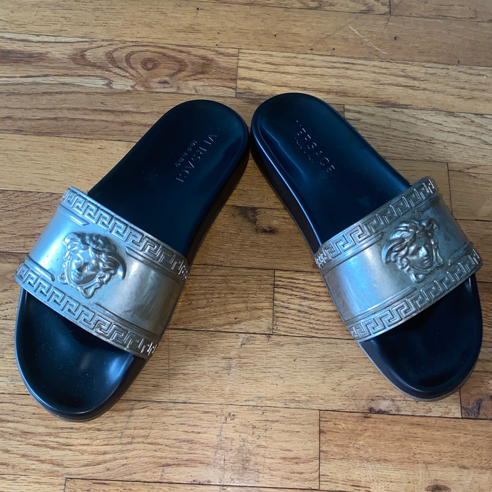 Men’s Versace slides / flip flops (Authentic)